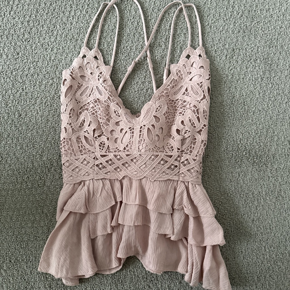 Elegant Lace Ruffle Top - Pink